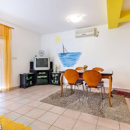 Apartment Ellis Premantura Buitenkant foto