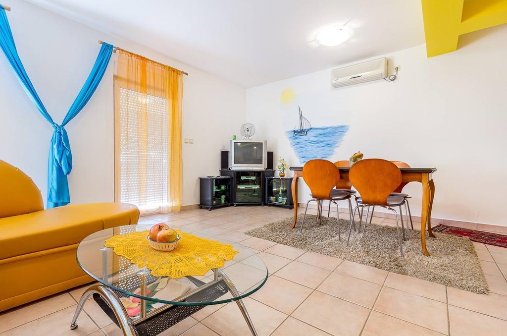 Apartment Ellis Premantura Buitenkant foto